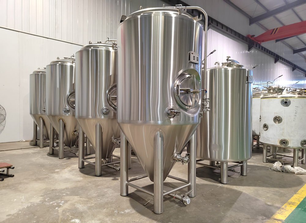 What is the difference between fermenter and brite tank?